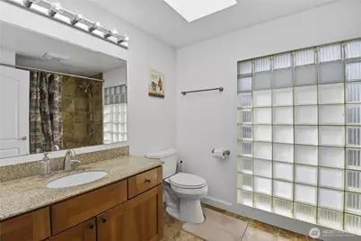 12704 Holmes Point Drive NE, Kirkland, WA 98034 - Photo 9