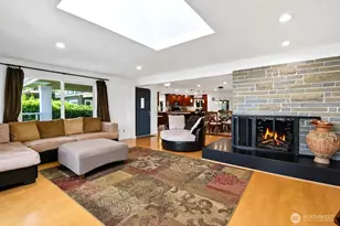 12704 Holmes Point Dr NE, Kirkland, WA 98034 - Photo 3