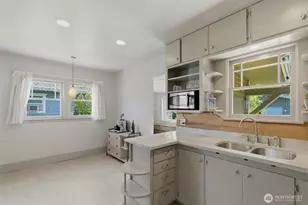 2320 S 12th St, Tacoma, WA 98405 - Photo 11