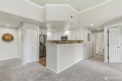 2044 Newport Way NW #11-6, Issaquah, WA 98027 - Photo 11