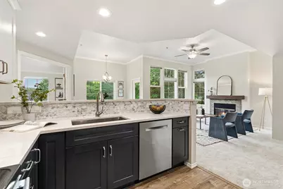 2044 Newport Way NW #11-6, Issaquah, WA 98027 - Photo 15