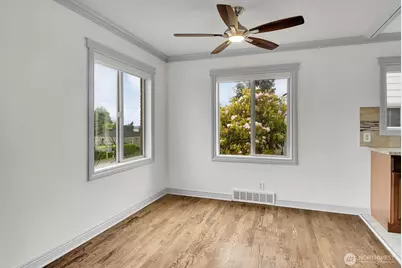 10820 Lake Ridge Drive S, Seattle, WA 98178 - Photo 7