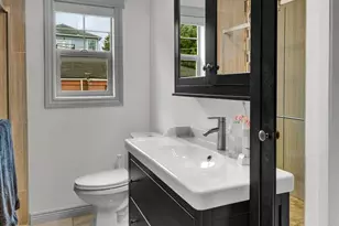 10820 Lake Ridge Dr S, Seattle, WA 98178 - Photo 15