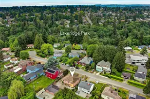 10820 Lake Ridge Dr S, Seattle, WA 98178 - Photo 33