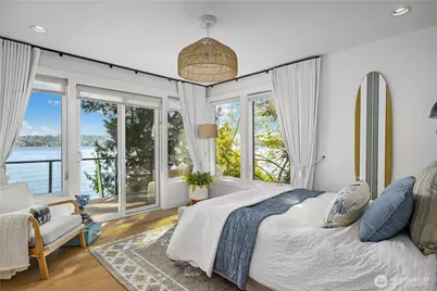 8097 W Mercer Way, Mercer Island, WA 98040 - Photo 23