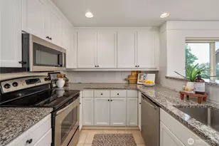 15335 Sunwood Blvd, Tukwila, WA 98188 - Photo 7
