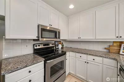 15335 Sunwood Boulevard #C301, Tukwila, WA 98188 - Photo 9