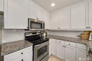 15335 Sunwood Blvd, Tukwila, WA 98188 - Photo 9