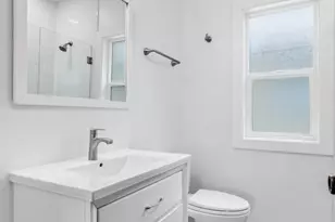 111 N 49th St, Seattle, WA 98103 - Photo 19