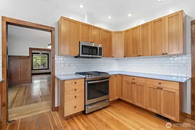111 N 49th Street, Seattle, WA 98103 - Photo 15