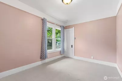 111 N 49th Street, Seattle, WA 98103 - Photo 17