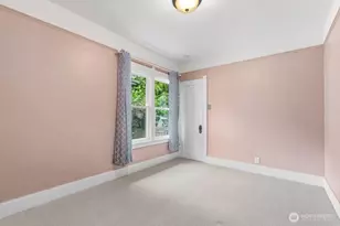 111 N 49th St, Seattle, WA 98103 - Photo 17