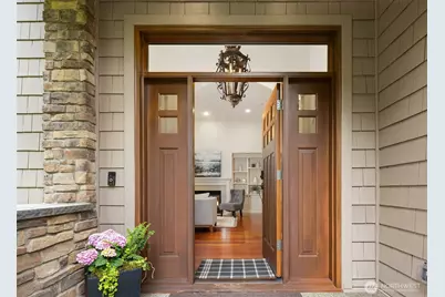816 100th Avenue SE, Bellevue, WA 98004 - Photo 3