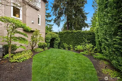 816 100th Avenue SE, Bellevue, WA 98004 - Photo 35