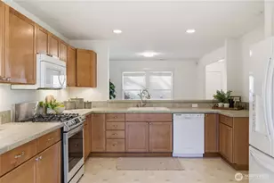 36703 SE Gravenstein Ct, Snoqualmie, WA 98065 - Photo 15