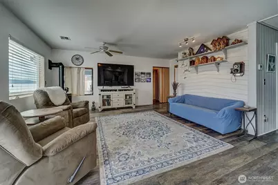40590 N US Hwy 101, Lilliwaup, WA 98555 - Photo 17