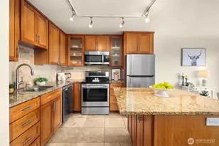 1001 Queen Anne Ave N, Seattle, WA 98109 - Photo 7