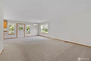 1083 Fidalgo Dr, Burlington, WA 98233 - Photo 9