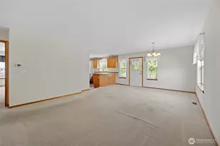 1083 Fidalgo Dr, Burlington, WA 98233 - Photo 5