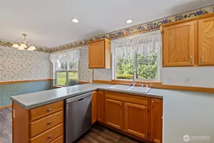 1083 Fidalgo Dr, Burlington, WA 98233 - Photo 15