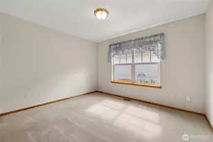 1083 Fidalgo Dr, Burlington, WA 98233 - Photo 23