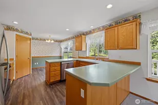 1083 Fidalgo Dr, Burlington, WA 98233 - Photo 13