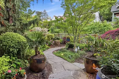 2514 Shoreland Drive S, Seattle, WA 98144 - Photo 3