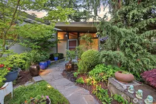 2514 Shoreland Dr S, Seattle, WA 98144 - Photo 3