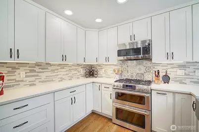 2013 210th Circle NE, Sammamish, WA 98074 - Photo 3