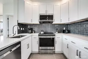 2414 1st Ave, Seattle, WA 98121 - Photo 9