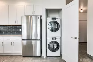 2414 1st Ave, Seattle, WA 98121 - Photo 11