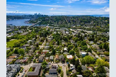 4206 Dayton Avenue N, Seattle, WA 98103 - Photo 27