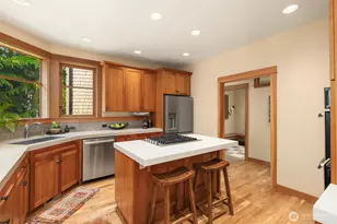 13223 NE Cambridge Crest Way, Bainbridge Island, WA 98110 - Photo 11