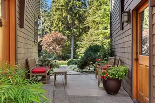 13223 NE Cambridge Crest Way, Bainbridge Island, WA 98110 - Photo 29
