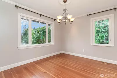 724 16th Avenue W, Kirkland, WA 98033 - Photo 5