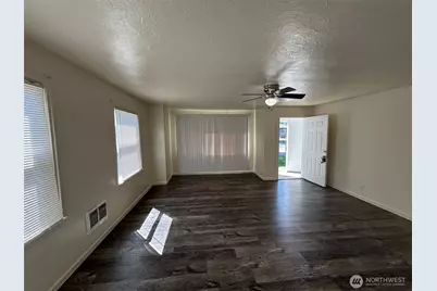 2914 Washington Way, Longview, WA 98632 - Photo 3