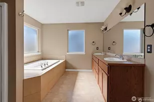 3114 Highlands Blvd, Puyallup, WA 98372 - Photo 5