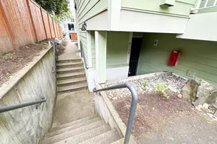 8800 20th Ave NE, Seattle, WA 98115 - Photo 13