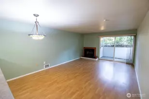 8800 20th Ave NE, Seattle, WA 98115 - Photo 3