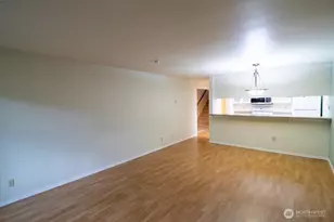 8800 20th Ave NE, Seattle, WA 98115 - Photo 5