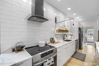 1608 N 50th Street, Seattle, WA 98103 - Photo 11
