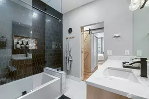 1608 N 50th St, Seattle, WA 98103 - Photo 15