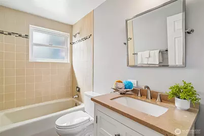 7313 25th Avenue NW, Seattle, WA 98117 - Photo 13