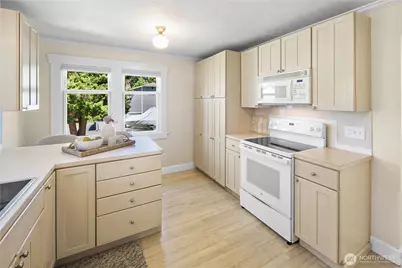 8920 240th Street SW, Edmonds, WA 98026 - Photo 9