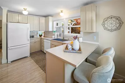 8920 240th Street SW, Edmonds, WA 98026 - Photo 7