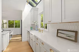1014 4th Ave N, Seattle, WA 98109 - Photo 9