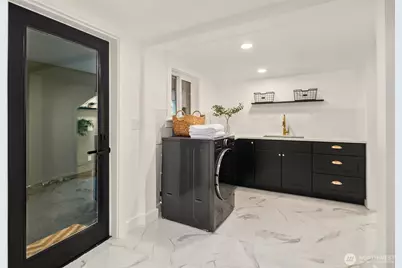 1014 4th Avenue N, Seattle, WA 98109 - Photo 35