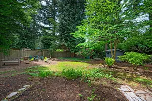1529 NE 107th St, Seattle, WA 98125 - Photo 37