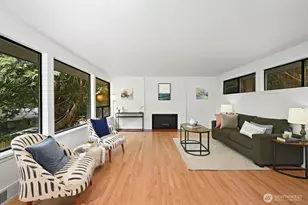1529 NE 107th St, Seattle, WA 98125 - Photo 7