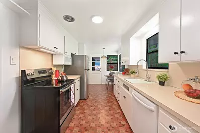 1529 NE 107th Street, Seattle, WA 98125 - Photo 15